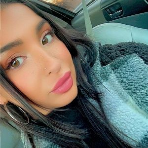 Meet your Posher, Alissa